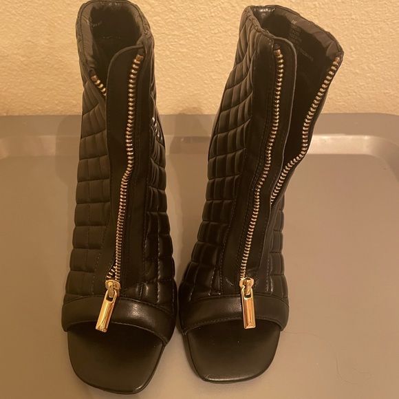 Fall booties size - Picture 2 of 6